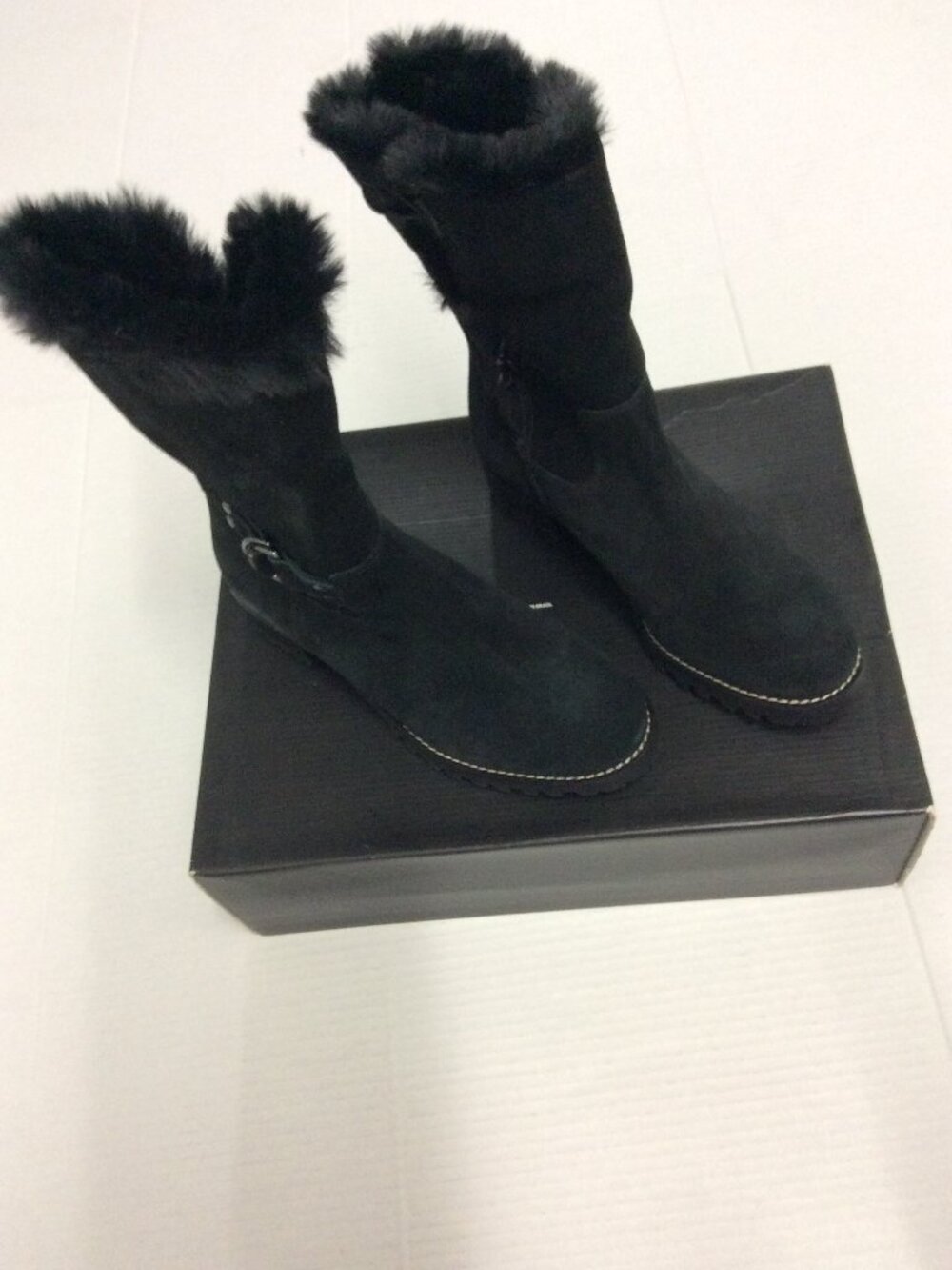 New Black Suede WiTitlenter Boots with fur Lining & Side Zipper